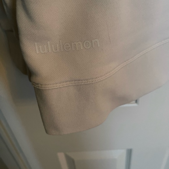 Lululemon perfectly oversized crew “graphic” - Picture 4 of 4